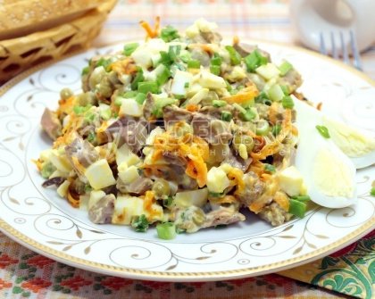 Салат из куриной печени