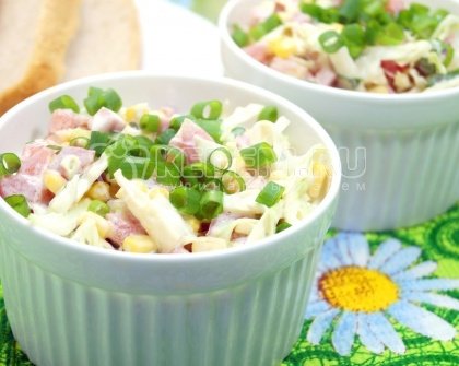 Салат с капустой и колбасой «Эрика»