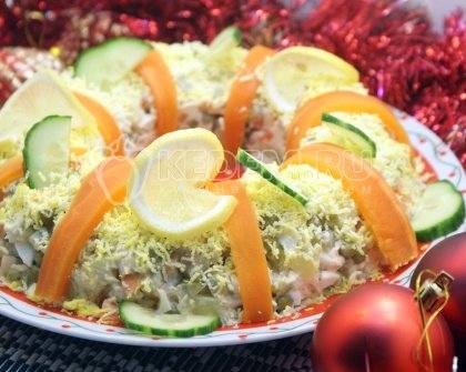 Салат с курицей «Праздничное оливье»