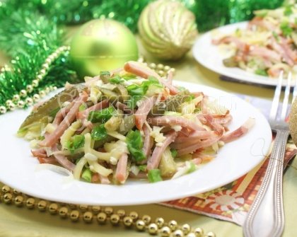 Салат с корнишонами «Остренький»