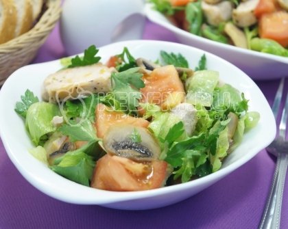 Вкусный салат из куриной грудки