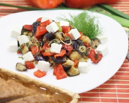 Закуска из баклажан с перцем и сыром