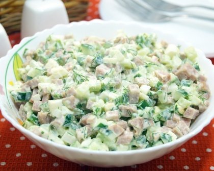Салат с колбасой и свежими огурцами «Инди»
