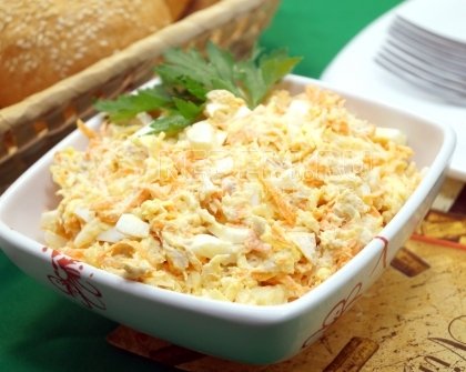 Салат с курицей и морковью