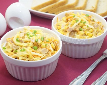 Салат с копченой курицей и кукурузой «Аргентина»