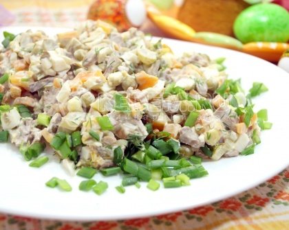 Салат с куриной печенью